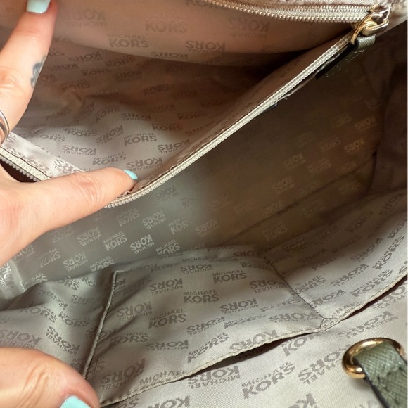 Michael Kors Jet Set Travel Tote In Olive Green - Picture 10 of 11